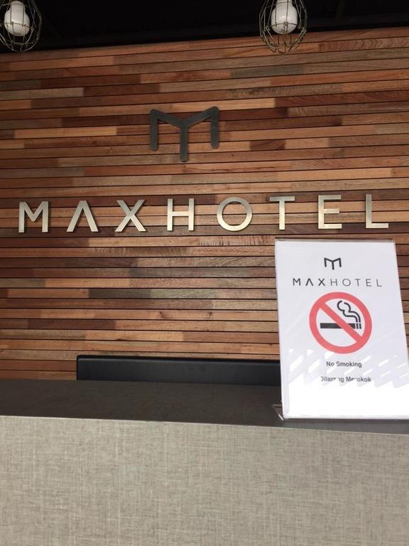 Max Hotel Subang Jaya Exterior photo